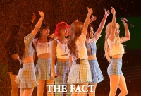 [TF포토] 모모랜드, '광주수영대회 엄지 척!'