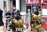  방배동 아파트 화재, 주민 9명 구조·1명 사망