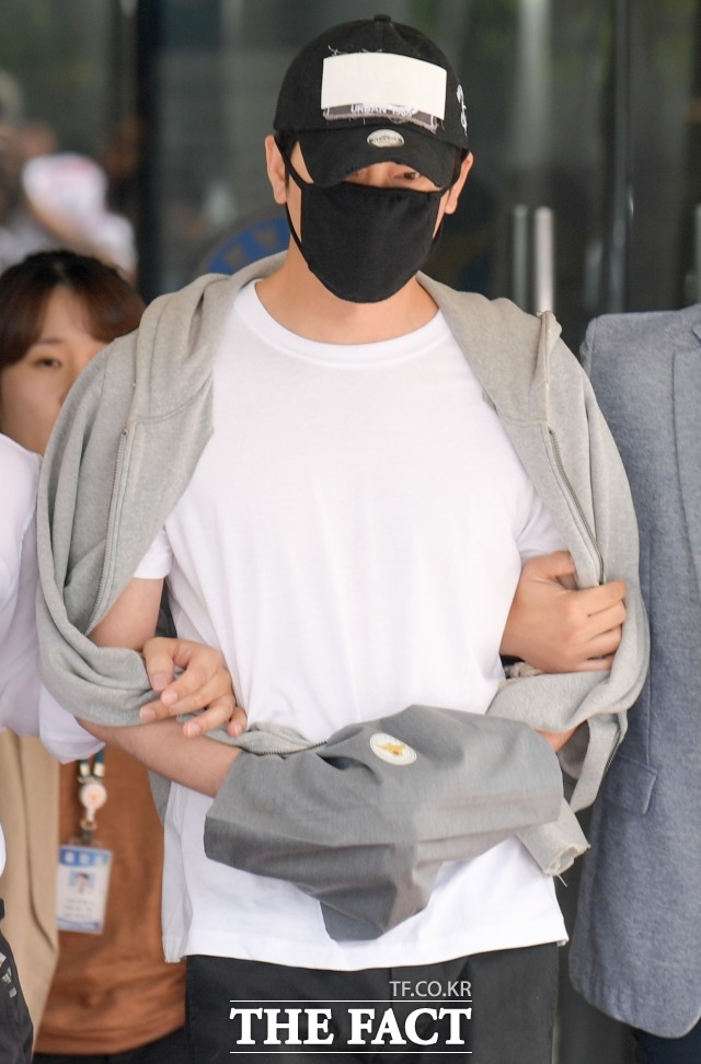 성폭행 및 성추행 혐의를 인정한 배우 강지환이 소속사와 계약을 해지했다. /김세정 기자