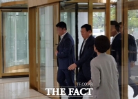  [TF현장] 롯데, 한일 갈등 속 사장단 회의 개최…말 아낀 신동빈 회장