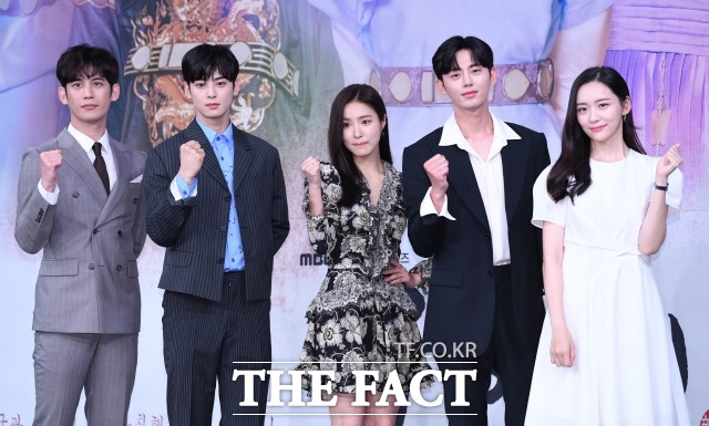 신입사관 구해령 팀이 서로를 칭찬하며 훈훈한 분위기를 만들었다. /임세준 기자