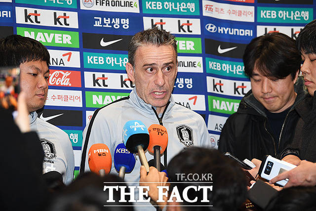 벤투 감독은 조추첨식 후 북한과 맞대결에 대해 다른 팀과 마찬가지로 준비를 하겠다는 뜻을 밝혔다./더팩트 DB