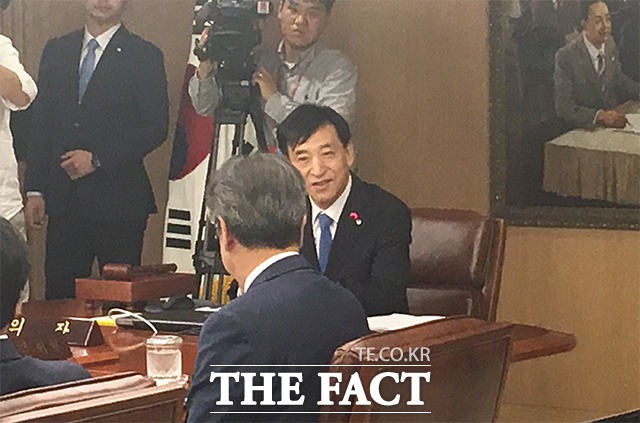 이주열 한국은행 종채가 18일 오전 금융통화위원회를 주최하고 있다. /이지선 기자