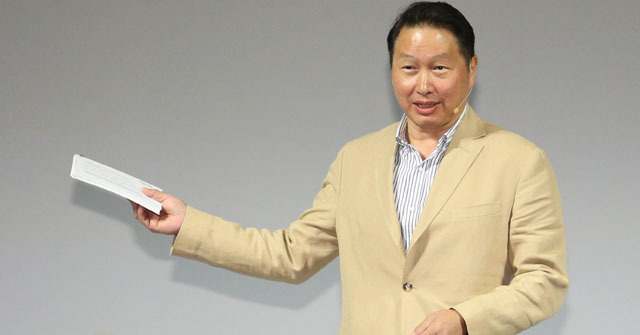 최태원 SK그룹 회장이 18일 제주 신라호텔에서 열린 제44회 대한상공회의소 제주포럼에서 기업의 사회적 가치 창출을 주제로 강연을 진행하고 있다. /대한상공회의소 제공