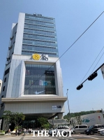  '애경 야심작' AK&홍대 1주년 코앞인데…뿔난 점주들 집단 시위 조짐