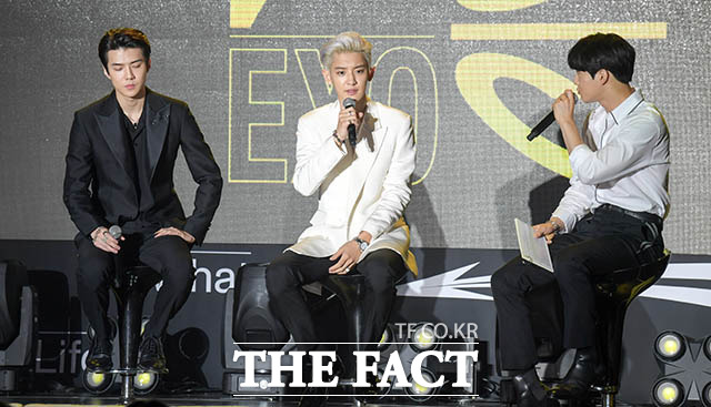 세훈(왼쪽), 찬열, 수호(오른쪽)이 세훈&찬열 쇼케이스에서 What a life에 관해 이야기를 나눴다. /김세정 기자