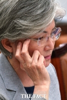 [TF포토] 강경화, 한·일 외교 갈등에 깊은 고민