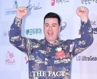 [TF포토] 샘 해밍턴, '아들아 아빠 상 탔어!'