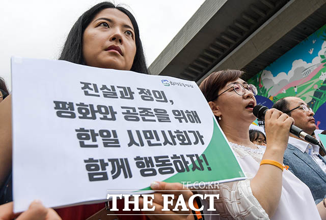 발언하는 김언경 민주언론시민연합 사무처장