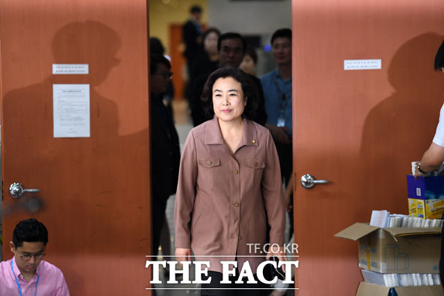 국토교통위원장직 버티기로 당원권 정지 6개월의 징계를 받은 박순자 자유한국당 의원