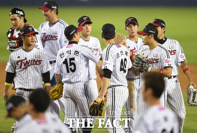 26일 열리는 2019시즌 한국프로야구(KBO)프로야구 3경기를 대상으로 한 야구토토 스페셜 70회차 투표율을 중간 집계한 결과, kt-LG(1경기)전에서 승부를 알 수 없는 접전이 예고됐다./ 더팩트 DB