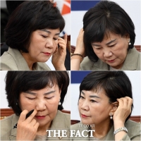[TF사진관] 3개월 만에 돌아온 김순례… '어색함(?)에 긁적'