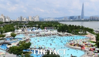 [TF포토] 장마 대신 찾아온 '무더위'에 붐비는 수영장