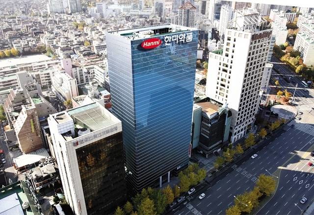 한미약품은 올해 상반기 5450억 원의 매출을 기록했다고 30일 잠정 공시했다. /한미약품 제공