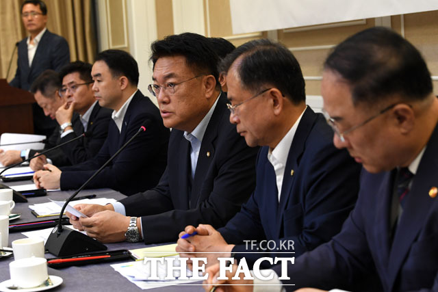 모두발언하는 정진석 자유한국당 일본수출규제대책특위위원장