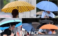 [TF포토] 출근길 폭우, '알록달록' 우산 패션쇼
