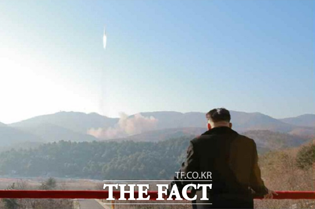북한은 지난달 31일 동해상으로 미사일 2발을 발사했다. 25일에 이어 엿새 만에 발사체 2발을 추가로 쏜 것이다. 사진은 기사 내용과 무관함. /노동신문 갈무리