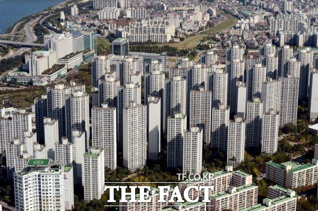 국토교통부가 지난달 29일 2019 시공능력평가를 공개했다. 사진은 서울의 한 아파트 단지. /더팩트 DB