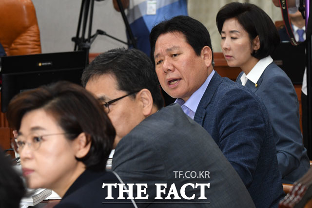 노영민 실장 발언에 사과 요구하는 자유한국당