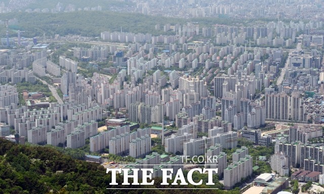 분양가 상한제 적용을 위한 세부안이 확정됨에 따라 정부의 시행 방안이 다음주 초 당정 협의를 거쳐 발표된다. /더팩트 DB