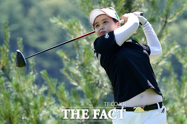 9일(금) 오라CC에서 열리는 ‘KLPGA 제주 삼다수 마스터즈’ 1라운드를 대상으로 한 골프토토 스페셜 22회차에서 전체 참가자의 76.61%가 1번 선수인 최혜진의 언더파 활약을 예상했다./더팩트 DB