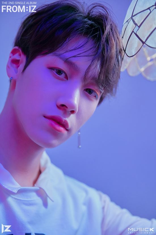 아이즈 현준이 프롬아이즈 티저에서 매력을 뽐냈다. /뮤직K 엔터테인먼트