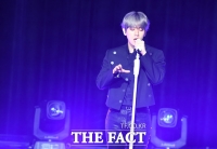  엑소 백현, 첫 솔로부터 50만장 '하프 밀리언셀러'