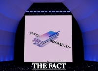  [갤럭시노트10 언팩] 크기 줄고, 화면 커지고 '몰입감 극대화'