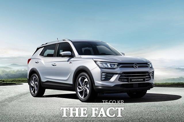 쌍용자동차가 13일 자사 준중형 SUV 코란도의 가솔린 모델을 출시하고 전국 영업점을 통해 판매에 돌입했다. /쌍용자동차 제공