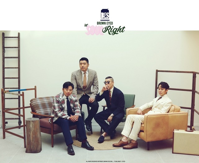 브라운아이드소울은 지난 19일 공식 SNS를 통해 티저 이미지를 공개했다. 텍스트에는 신곡 제목인 Right(롸잇)과 앨범 발매일인 2019.09.02 6PM이 적혀있다. /롱플레이뮤직 제공