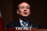  서울대 총장 '조국 딸, 어려운 학생 주는 장학금 받았다면 문제'