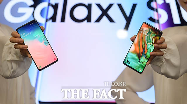 26일 시장조사업체 스트래티지 애널리틱스(SA)에 따르면 삼성전자는 3분기 일본 스마트폰 시장에 60만 대를 출하, 점유율 9.8%를 기록했다. /김세정 기자
