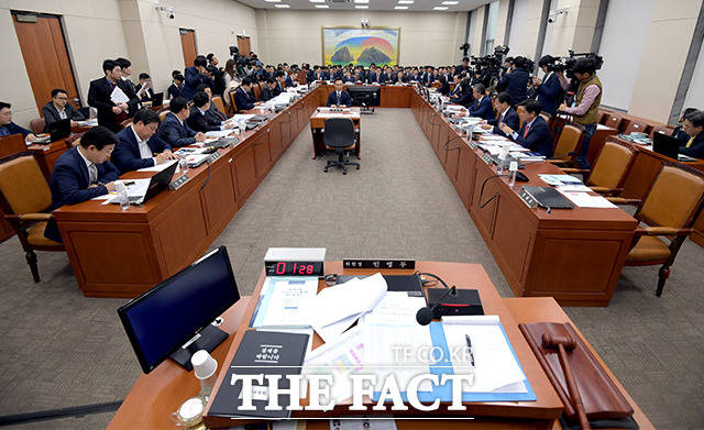 은 후보자 청문회는 개인적 도덕성에 대한 검증보다는 정책적 측면에 대해 초점이 맞춰질 가능성이 높다는 시각이 우세하다. /더팩트 DB