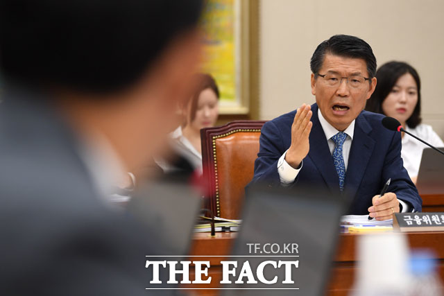 은성수 금융위원장 후보자가 29일 오전 서울 여의도 국회에서 열린 인사청문회에 출석해 질의에 답변하고 있다./국회=남윤호 기자
