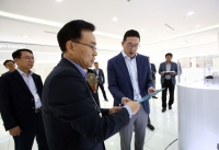  구광모 LG 회장, 현장경영 '고삐'…'전자'이어 '화학' 점검