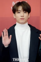  남다른 생일 스케일…BTS 정국, 비버 축하+팬 광고·기부