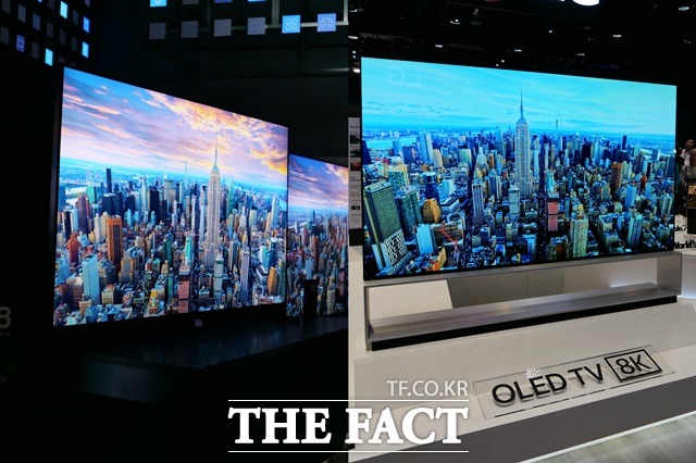 오는 6일(현지 시간) 독일 베를린에서 개최하는 IFA 2019에서 삼성전자(왼쪽)와 LG전자가 8K TV를 두고 기술력 경쟁을 벌인다. /더팩트 DB