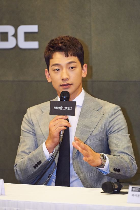 정지훈은 웰컴2라이프를 촬영하며 최대한 PD님에게 순종하고 있다고 고백했다. /MBC