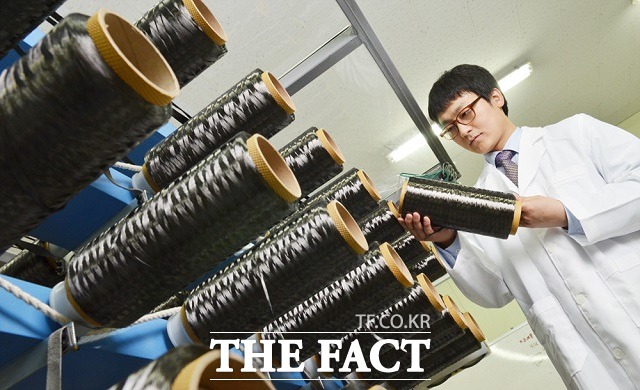 효성은 정부가 올해 초 제시한 수소경제 활성화 로드맵에 발맞춰 탄소섬유 분야 기술 투자 규모를 확대, 수소차 등 관련 분야와 시너지를 창출하겠다는 전략이다.