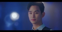  '호텔 델루나' 김수현, 이지은 가고 '블루문' 사장 됐다