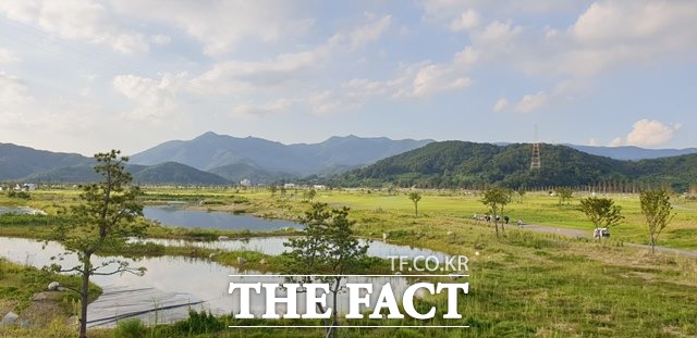 국제대회도 유치가능한 긴 전장을 자랑하는 아라미르CC는 두 코스 모두 페어웨이 너비가 60~70m로, 일반 골프장에 비해 20m이상 넓다.