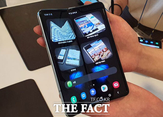 삼성전자 첫 폴더블폰 갤럭시폴드는 이번 IFA에서 소개된 제품 중 가장 혁신적인 제품으로 평가받는다. /이성락 기자