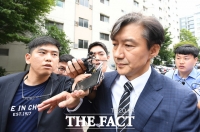 [TF포토] '묵묵부답'…말 없이 청와대 향하는 조국 법무부 장관