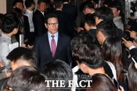  정병국 '추석 10% 못 넘긴 손학규, 사퇴하라'