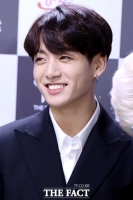  빅히트 '정국 열애설 사실 아냐..사생활 왜곡돼 알려져'