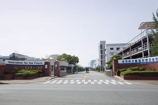 18일 쌍용자동차 엔진을 생산하는 경남 창원 쌍용자동차 창원공장을 찾았다. /쌍용자동차 제공