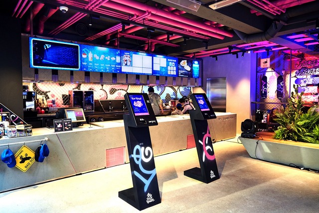 배스킨라빈스가 원재료비와 임대료 상승 등의 이유로 7년여 만에 제품 가격을 올리기로 결정했다. 사진은 배스킨라빈스 세로수길 콘셉트 스토어. /SPC 제공