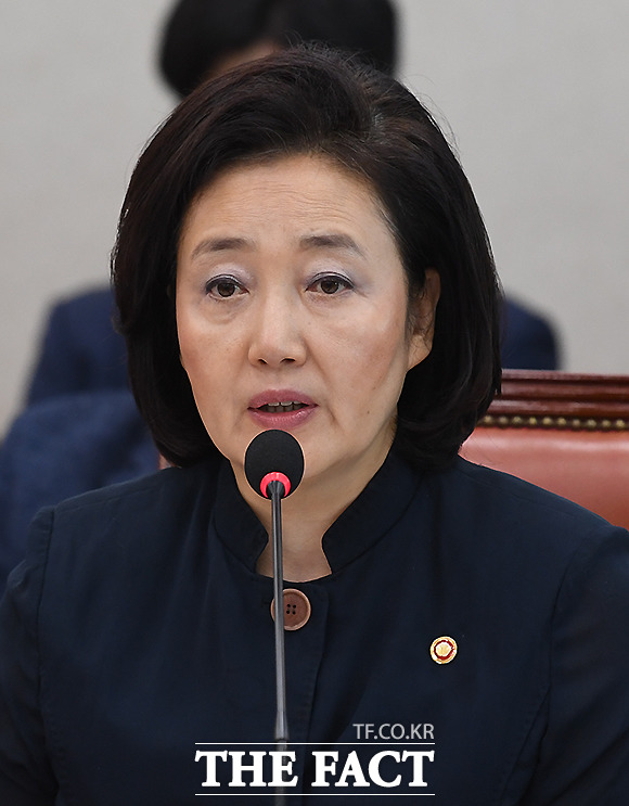 중소벤처기업부가 명문소공인 제도를 도입해 우수 소공인 육성에 나섰다. 사진은 지난 8월 국회 산업통상자원중소벤처기업위원회 전체회의에 참석한 박영선 중기부 장관. /이새롬 기자