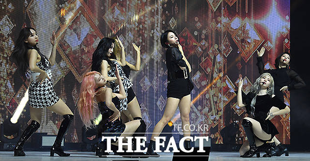 트와이스가 새 타이틀곡 Feel Special로 활동을 펼친다. /이새롬 기자