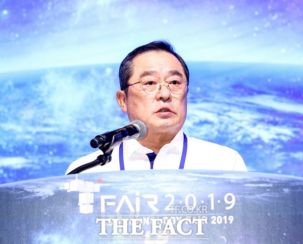 구자열 LS그룹 회장이 23일 안양 LS타워에서 열린 그룹 연구개발 성과공유회 LS T-Fair 2019에서 한일 무역 갈등 리스크 해소를 위한 최우선 실천과제로 혁신 기반의 연구개발을 제시했다. /LS그룹 제공